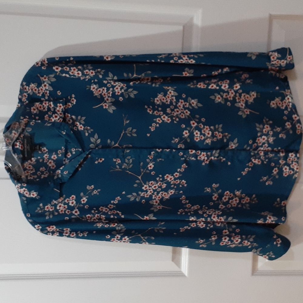 Banana Republic button up top